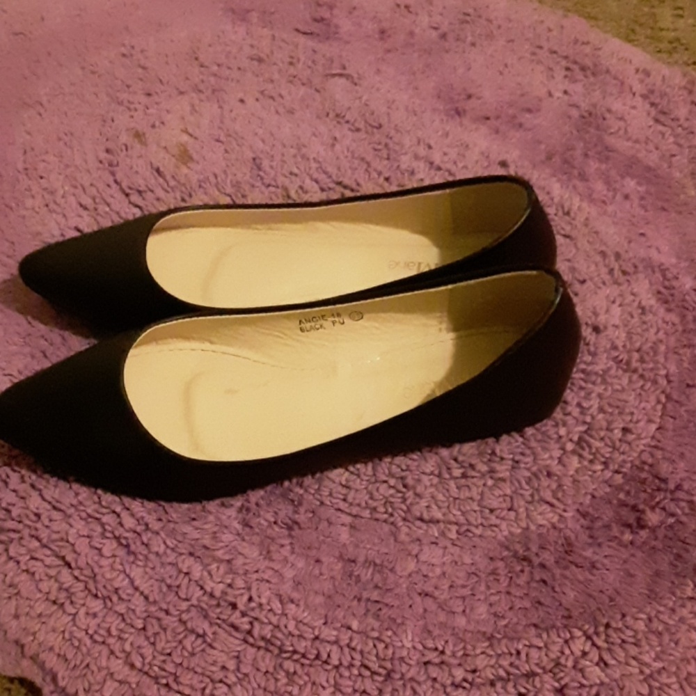 Flats - Picture 2 of 2